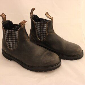 Blundstone Chelsea Boots UNISEX Brown Leather  Women 10.5 Men 8.5 Gumlite Sole